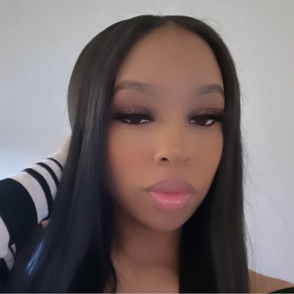 Meet your Posher, Camryn - Picture 1 of 1